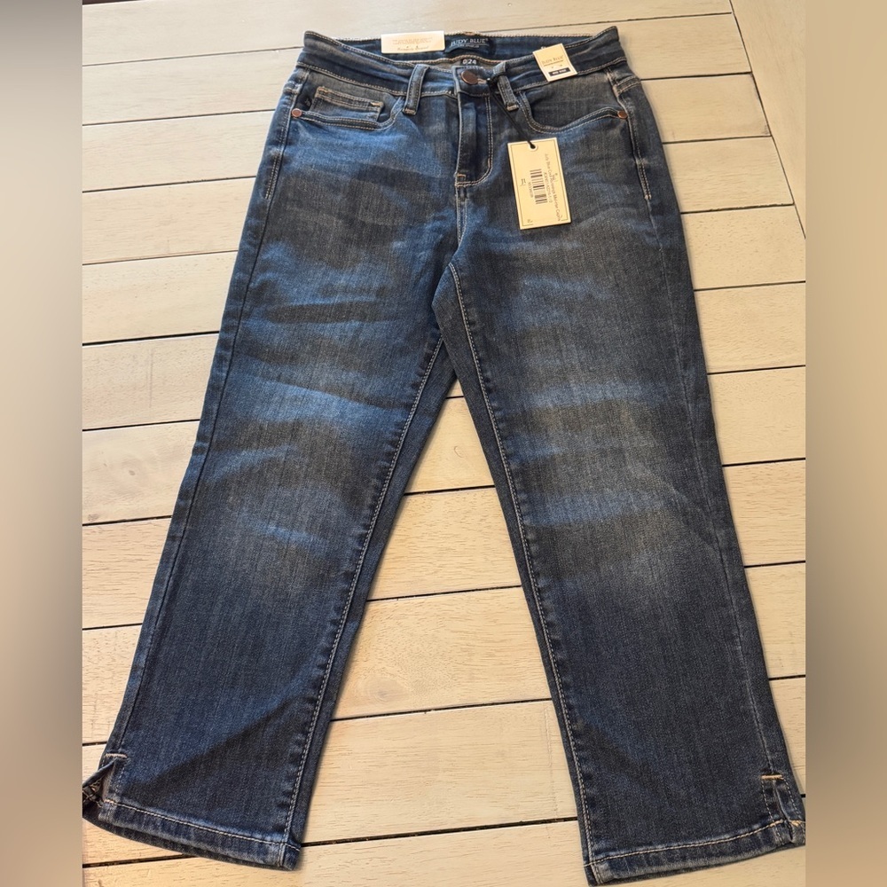 JUDY BLUE | NWT Mid Rise Skinny Fit Capri w/side slit Sz 0/24 medium dark wash